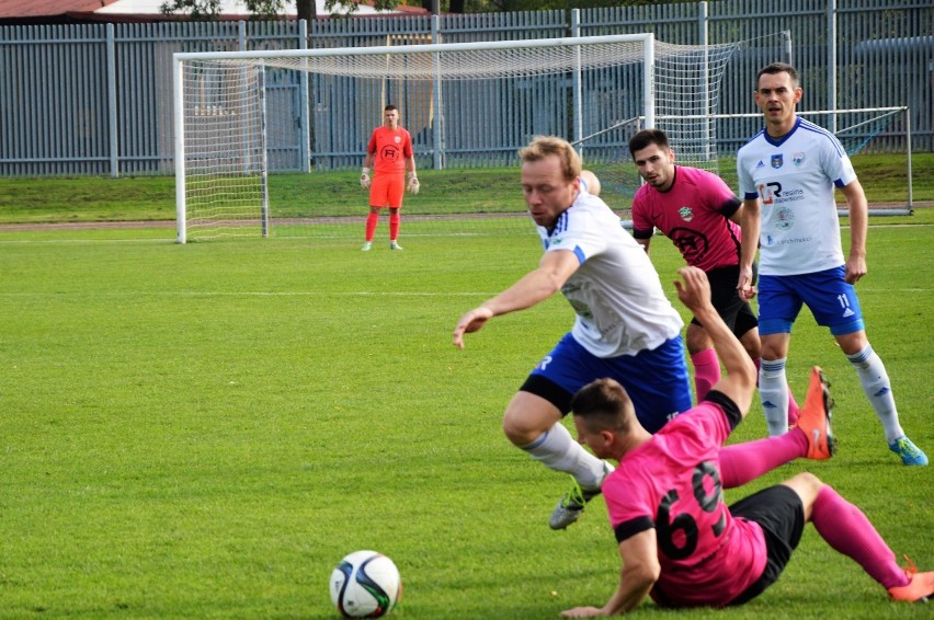 4. liga. Unia Oświęcim wyszła z opresji i pokonała Wiślankę Grabie [ZDJĘCIA]