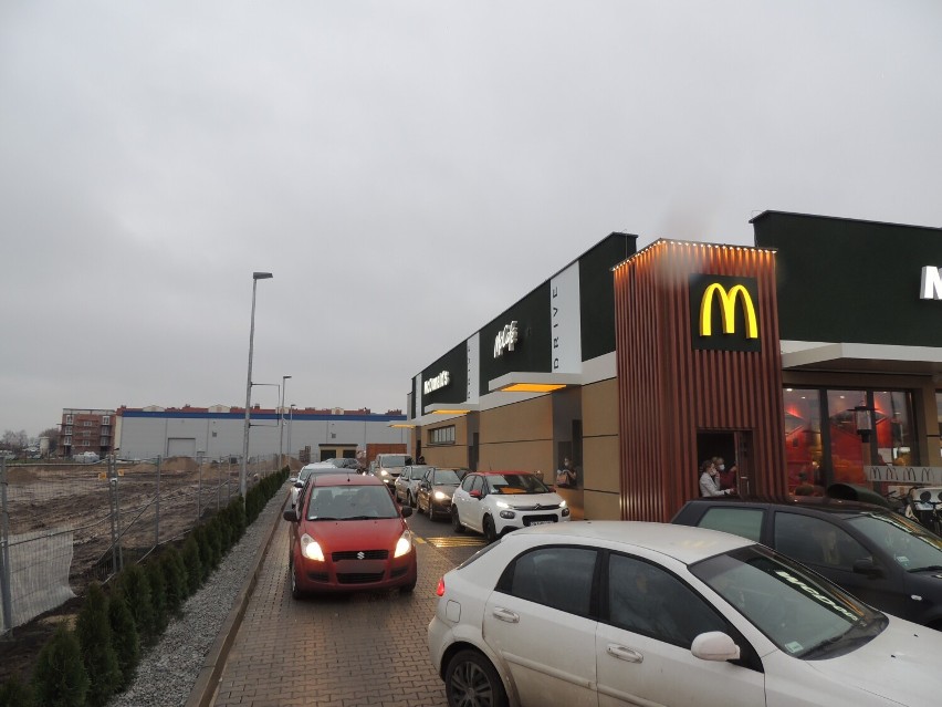 Prawdziwe oblężenie wągrowieckiej restauracji McDonald's! Tłumy w dzień otwarcia!