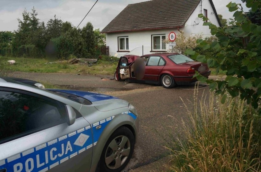 Wypadek BMW w Parzymiechach: Cztery osoby zostały ranne [ZDJĘCIA]