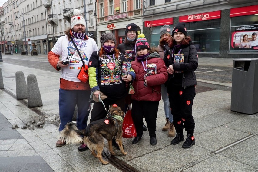 Finał WOŚP w Katowicach. Pierwsze wyniki tegorocznej zbiórki - kwota cały czas rośnie, trwają licytacje internetowe