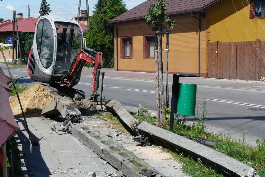 Na skutek wypadku w Tomaszowie na Brzustówce przewrócony...