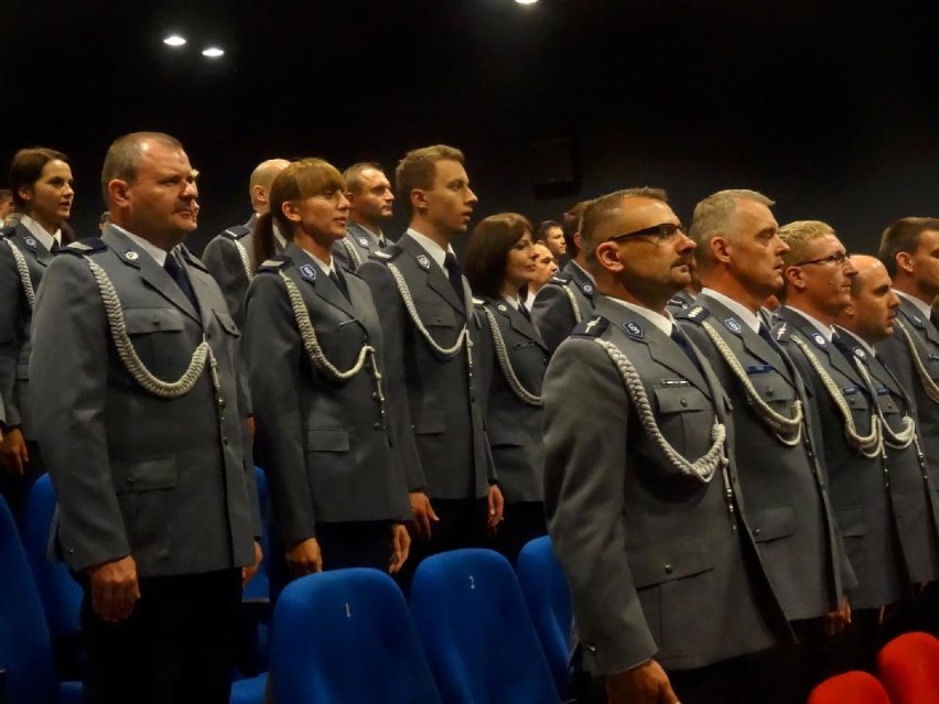Święto policji w Chodzieży: Uroczystość i wystawa w ChDK...