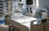Koronawirus. 94 chorych w szpitalu w Radomsku. Placówka podsumowała kolejny rok pandemii