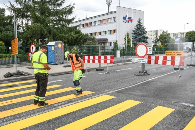 Prace przy Powstańców Wielkopolskich rozpoczęły się 1 sierpnia, ale nie wszyscy kierowcy w porę się o tym zorientowali.