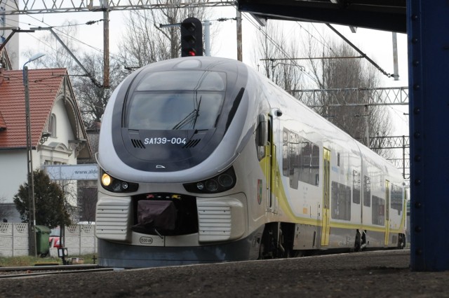 Polregio i Intercity na trasie Zielona Góra - Zbąszynek od 16 marca będą uruchamiały komunikację zastępczą