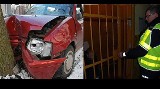 Wypadek na ul. Składowej w Bytomiu: Ukradli samochód. Rozbili się na drzewie