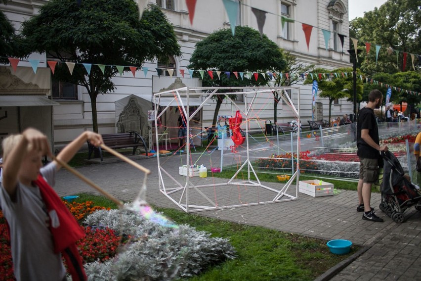 Rossnę Dzieciom - Małym i Dużym to hasło pikniku firmy...