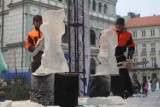 Festiwal Rzeźby Lodowej 2013: Na Starym Rynku tworzą lodowe arcydzieła [ZDJĘCIA]