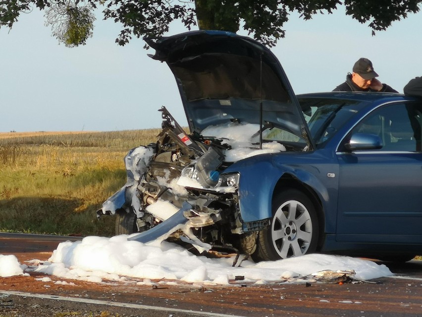 Groźna kolizja na trasie Kwidzyn - Gardeja. Zderzyły się trzy samochody [ZDJĘCIA]