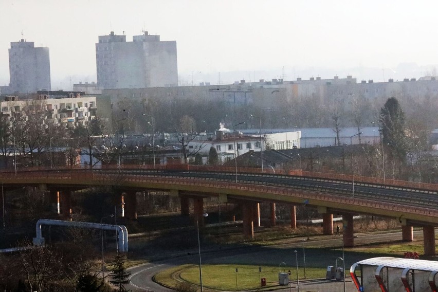 Tak wygląda Legnica na zdjęciach widziana z 9 piętra bloku ul. Wielkiej Niedźwiedzicy