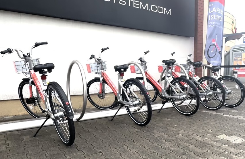 Galeria Gniezno przekazała 5 nowych rowerów do gnieźnieńskiego systemu Roweru Miejskiego