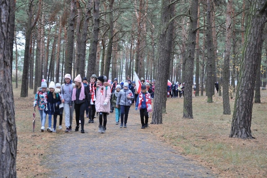 Uczniowie SP 12 w Bydgoszczy biegali z okazji niepodległości [Zdjęcia]