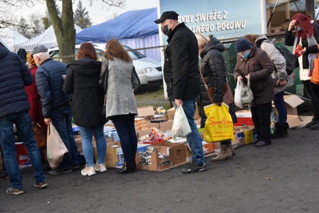 Co będzie dalej? Burmistrz mówi, że po utwardzeniu części żużlowej targowiska handel tutaj wróci, ale będzie wyłączony na części betonowej.