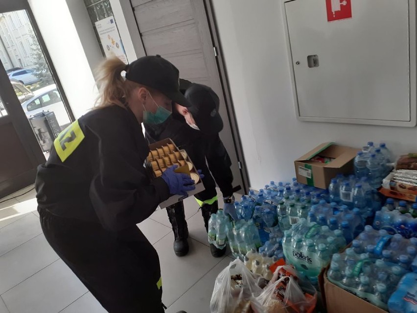 Pomagamy strażakom! Dziś drugi dzień akcji Sokólskiego Ośrodka Kultury, który zbiera żywność i środki medyczne 