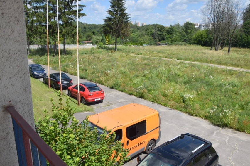 Spór o atrakcyjne grunty nad zalewem w Kielcach, które zajmuje Klub Sportowy "Tęcza". Bez porozumienia nie będzie remontu. Zobacz zdjęcia