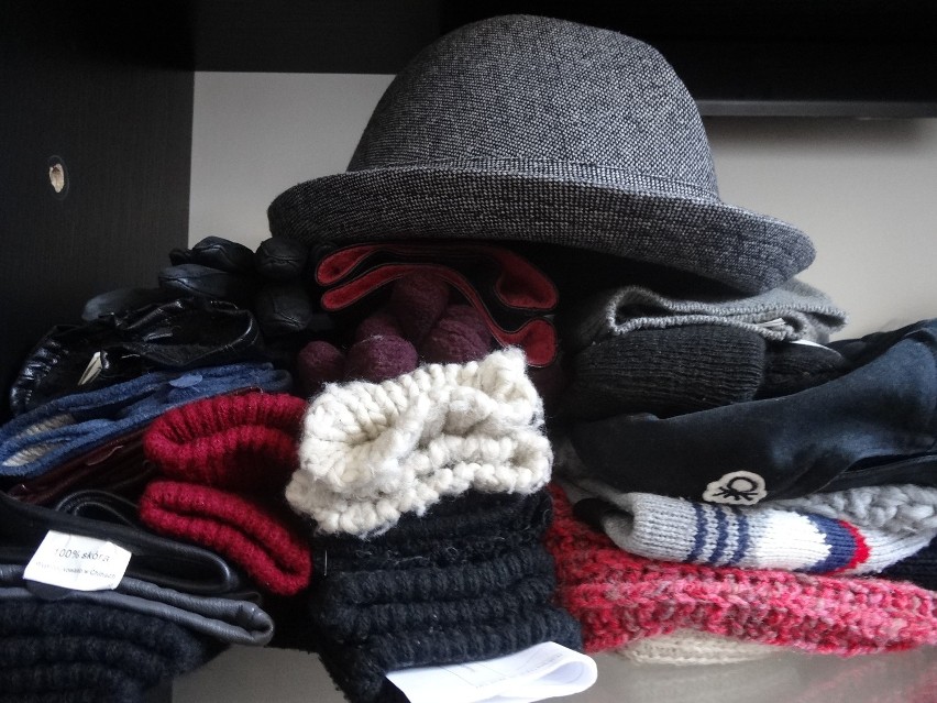 Czapki, kapelusze, rękawiczki zostawione w tramwajach przez...