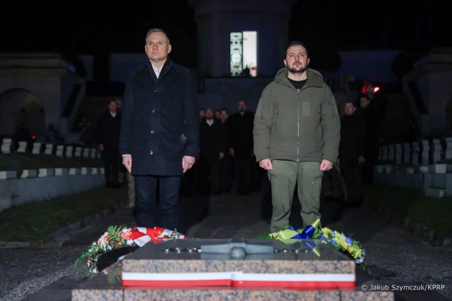 Prezydenci Polski i Ukrainy wspólnie odwiedzili Cmentarz Obrońców Lwowa (Cmentarz Orląt Lwowskich).