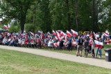 Obchody majowe w Gubinie. Mieszkańcy utworzyli żywą flagę i bawili się na Wyspie Teatralnej (ZDJĘCIA)