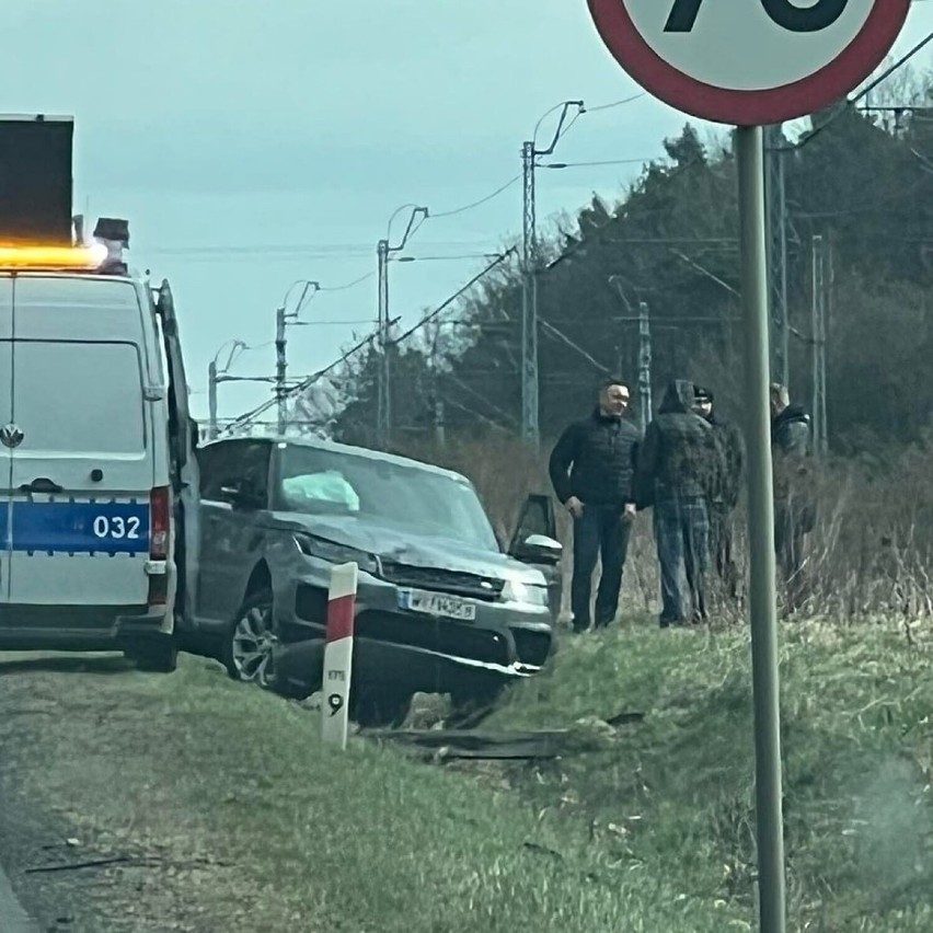 Pościg za skradzionym w Austrii samochodem. Sprawca rozbijał...