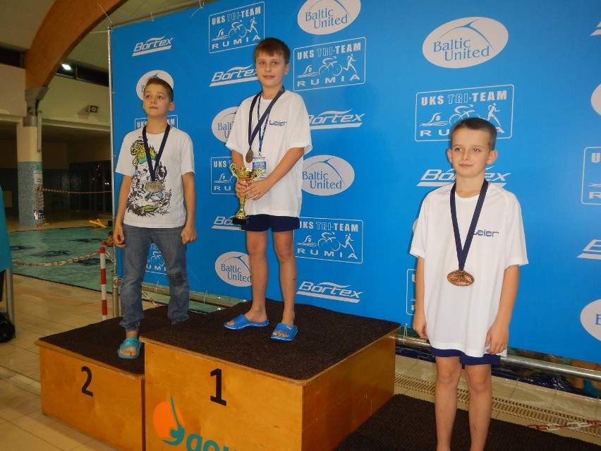 Szesnaście medali pływaków MAL WOPR na zawodach w Kościerzynie