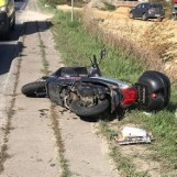Wypadek motocyklisty w Jaworznie. Do zdarzenia doszło w rejonie skrzyżowania przy ul. gen. Józefa Hallera