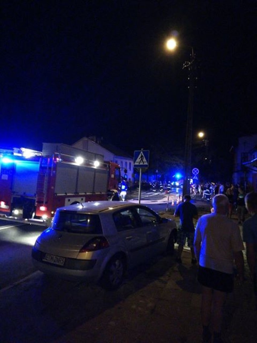Trzy auta marki BMW zderzyły się na ul. Mireckiego w Tomaszowie Maz. Kierowcy bez dowodów i z mandatami [ZDJĘCIA]