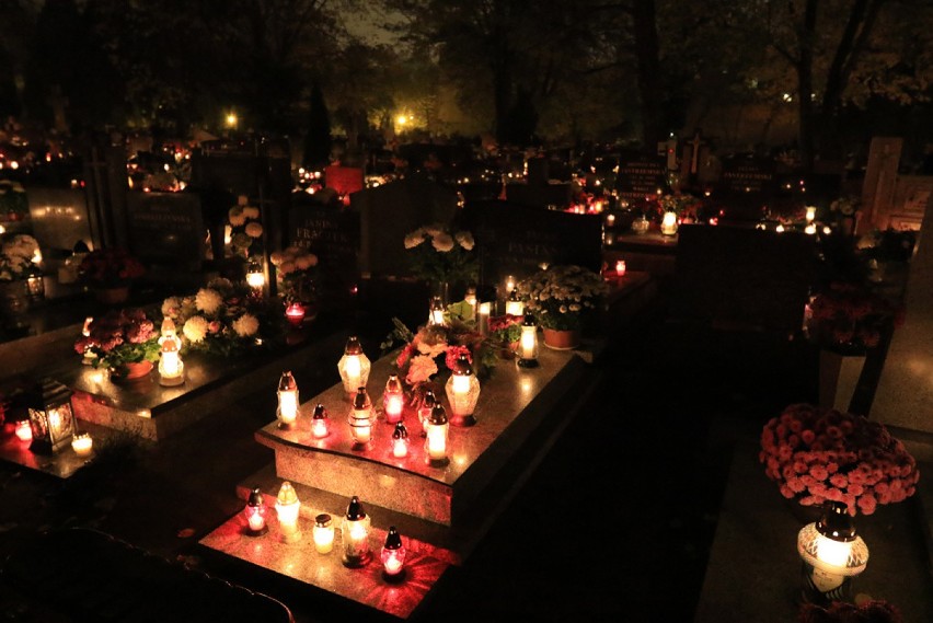 Byliście już na nocnym spacerze na cmentarzu? Dzisiaj...