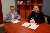 Podpisano umowy na dokumentację projektową remizy Ochotniczej Straży Pożarnej w Pszczółkach oraz świetlicy w Kolniku