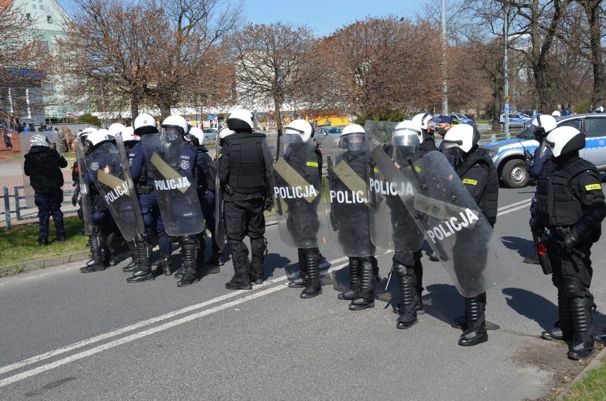 W Głogowie szykuje się kolejna akcja „Polaku dawaj z nami". To protest środowisk kibicowskich przeciwko rządowym obostrzeniom