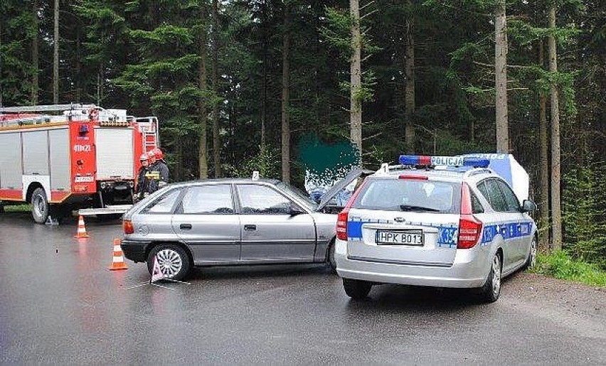 Wypadek w Przysietnicy. Zderzenie opla z radiowozem