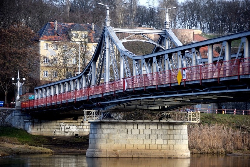 Działania związane z podniesieniem mostu mają ruszyć w tym...