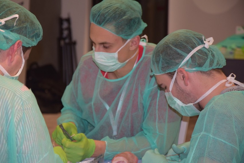 III Mistrzostwa W Szyciu Chirurgicznym Studentów Medycyny -...