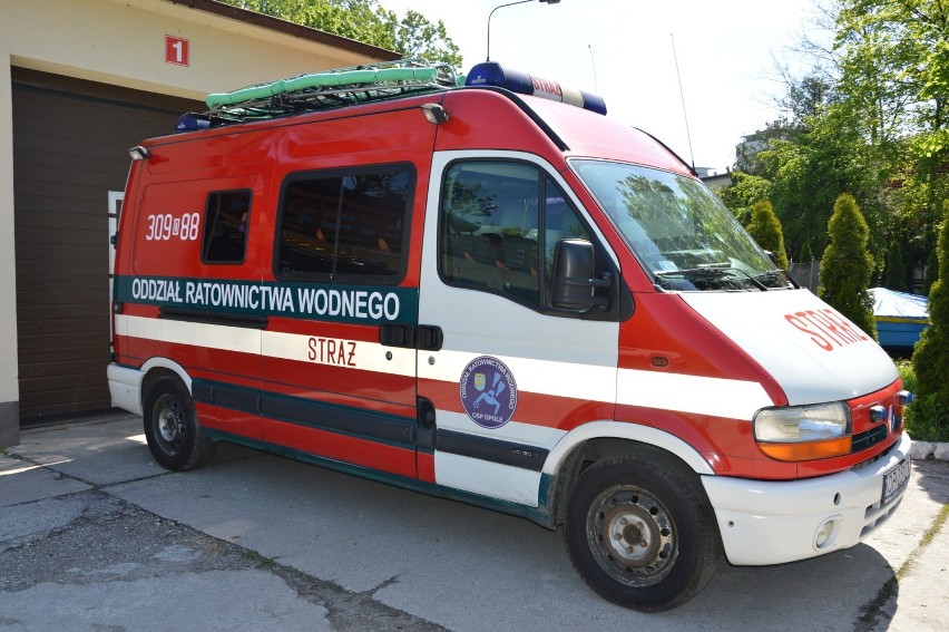 Strażacy ochotnicy z jednostki ratownictwa wodnego w Opolu...