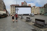 Na Rynku stoi już ekran. Plenerowe kino Nowych Horyzontów rusza 25 lipca [zdjęcia]