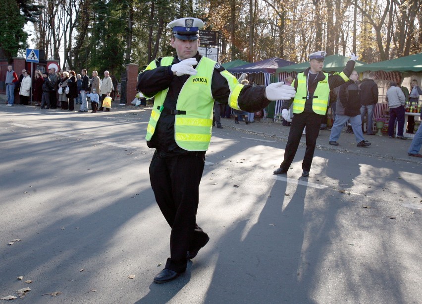 Akcja Znicz 2014 Warszawa. Stołeczni policjanci przygotowują się na wzmożony ruch