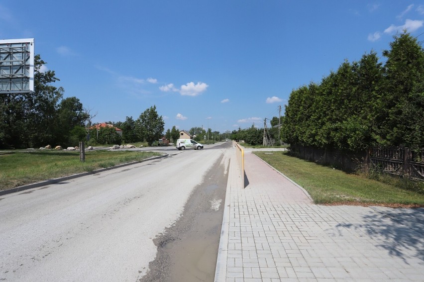 Bardzo niebezpieczne skrzyżowanie w Kielcach nie ma oznakowania. Kto ma pierwszeństwo? Zobacz zdjęcia  