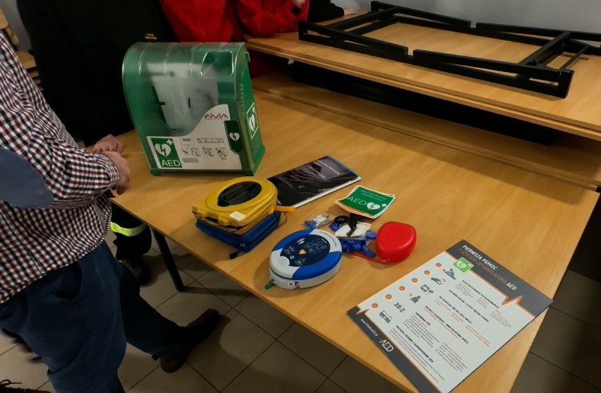 OSP Gaszyn ma nowy defibrylator AED. Ten sprzęt może uratować życie