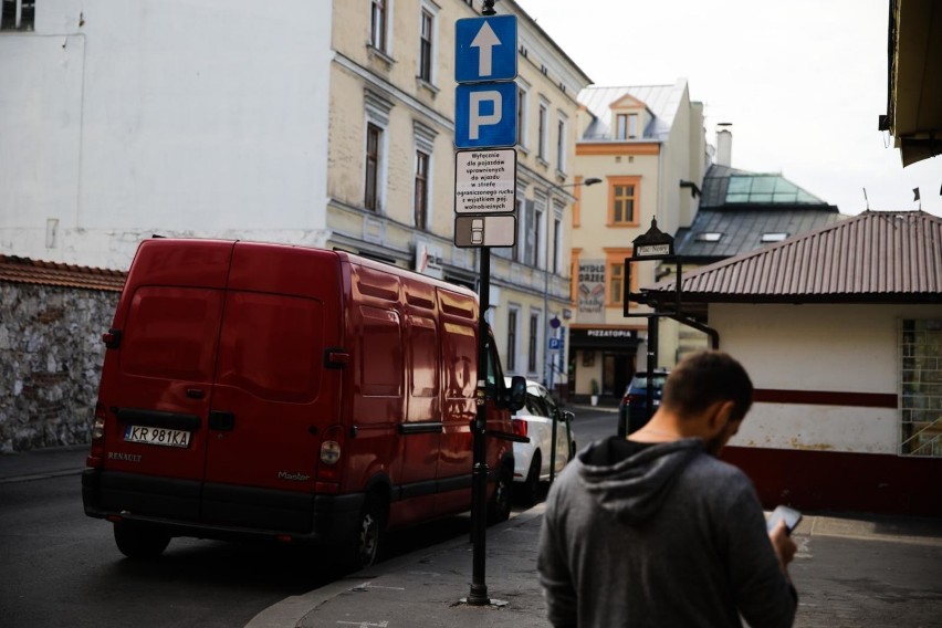 Kraków. Zaskarżyli ograniczenie ruchu na Kazimierzu. Uważają, że wystarczą droższe opłaty za parkowanie