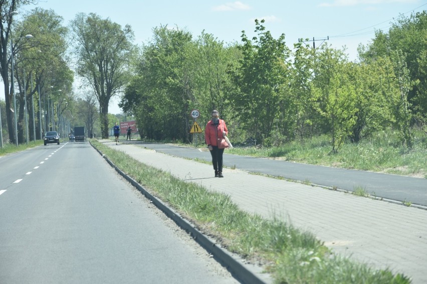 Niewielki fragment traktu, między Nakłem, a Występem, jest...