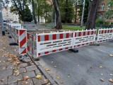 Ulica Wawrzyniaka w Szczecinie dalej pozostaje częściowo zamknięta. Miasto czeka na dostawy materiałów... 