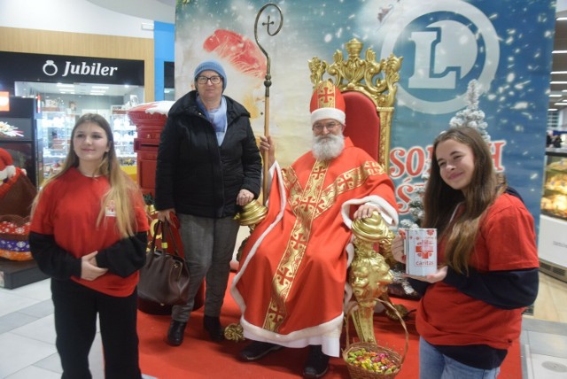Święty Mikołaj w radomskim E.Leclerc.
