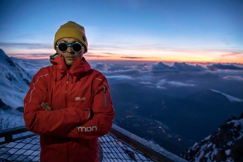 Andrzej Bargiel na szczycie K2. Czas na zjazd na nartach