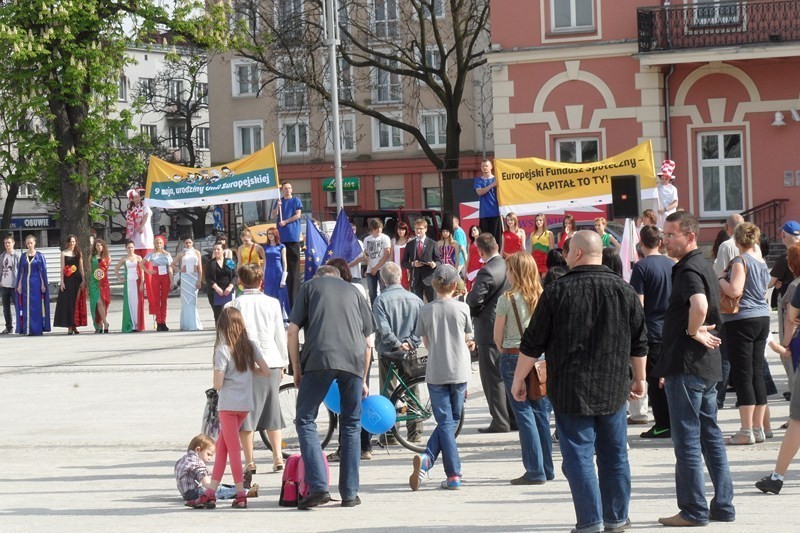 Dziś urodziny Unii Europejskiej. Świętowano je na Placu Biegańskiego w Częstochowie [FOTO]