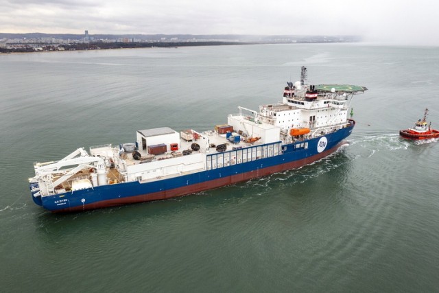 Gdańska Stocznia Remontowa przebudowała statek "offshore" na kablowiec. Zobaczcie ZDJĘCIA