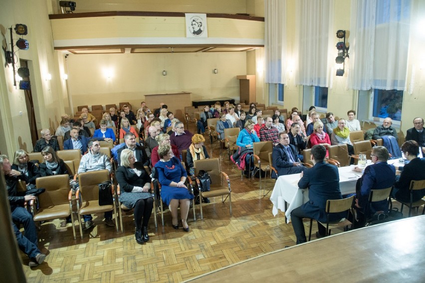Nauczyciele z Lublińca i powiatu pytali, komentowali i oczekiwali odpowiedzi od pani kurator [FOTO]