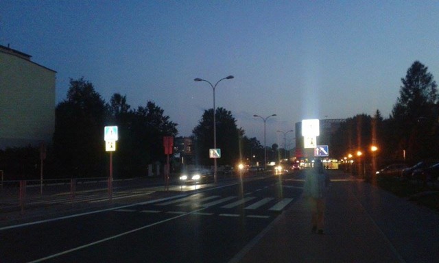 Kilka dni temu otrzymaliśmy alarm od Czytelnika, że lampy nie świecą między innymi przy ulicy Radiowej w Kielcach.