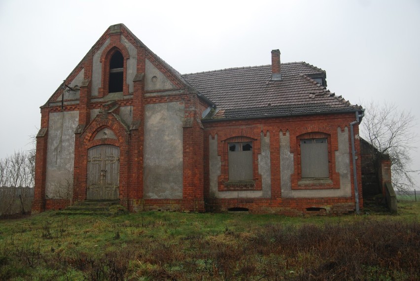 Ten budynek w Witrogoszczy wznieśli Albrechtanie pod koniec XIX w.. Po wojnie służył m.in. jako szkoła, czy klub rolnika [ZDJĘCIA]