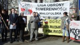 Kraków: protest przeciwko &quot;Złotym Żniwom&quot; Grossa [VIDEO]