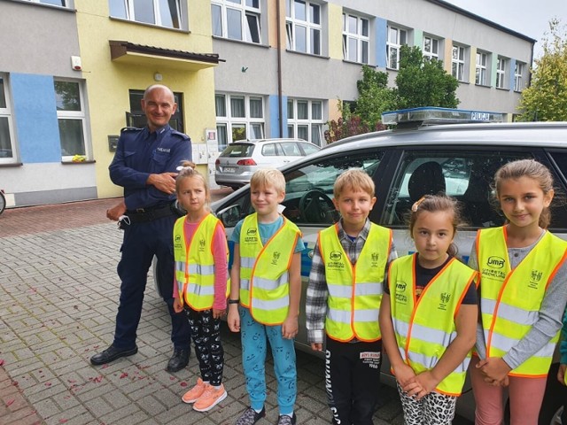 Policjanci spotkali się z uczniami ze szkół podstawowych w Gromcu i Żarkach