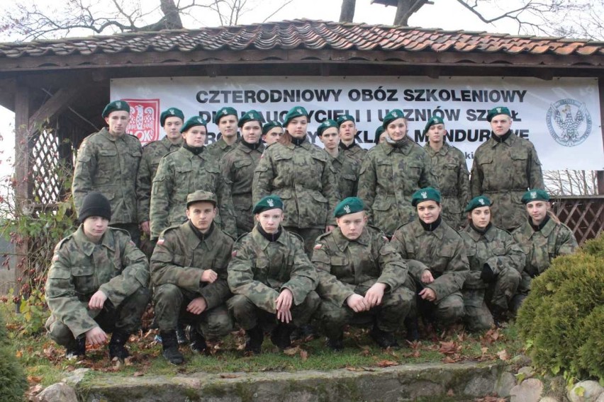 Przed mundurówką z Dąbrowy Białostockiej, karabiny, pistolety i rewolwery nie mają żadnych tajemnic (zdjęcia) 